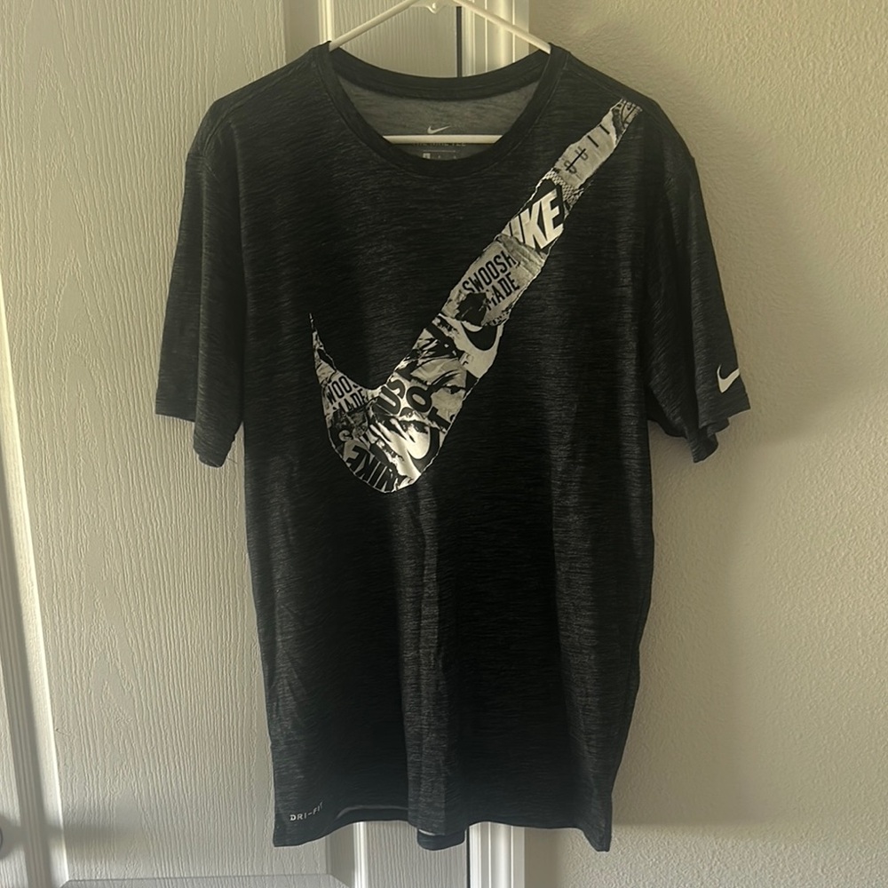 Nike Men's Charcoal Graphic Tee